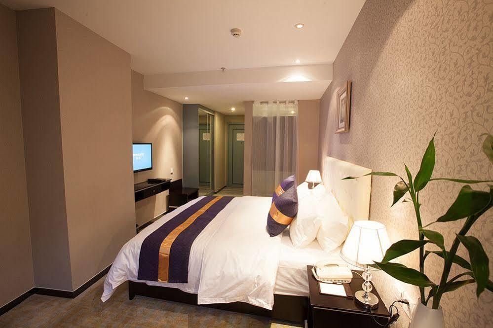 Chengdu Xuanya Yingyue Hotel Екстер'єр фото